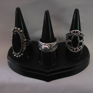 Elegant Silver and Black Ring Set Size 8